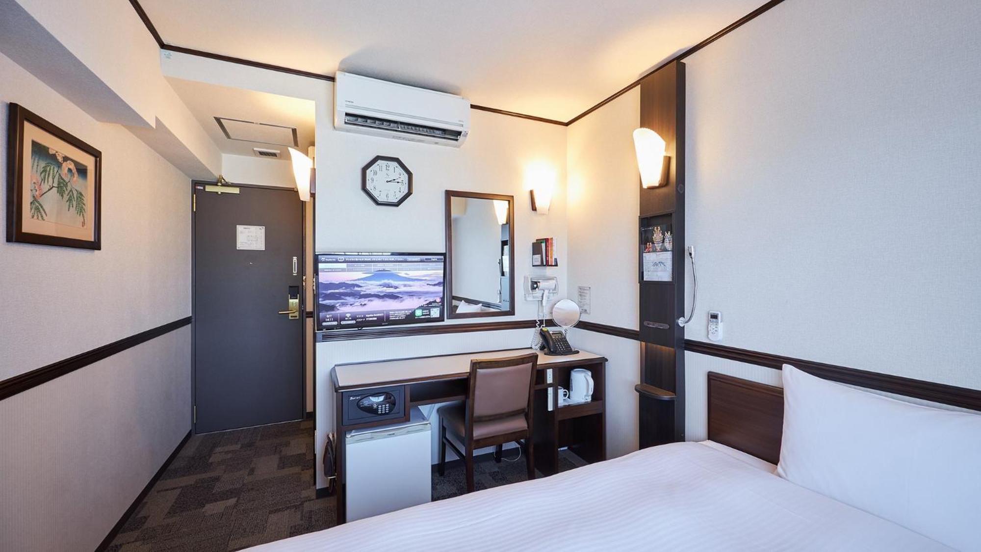 Toyoko Inn Kintetsu Yokkaichi Eki Kita Guchi Exterior photo