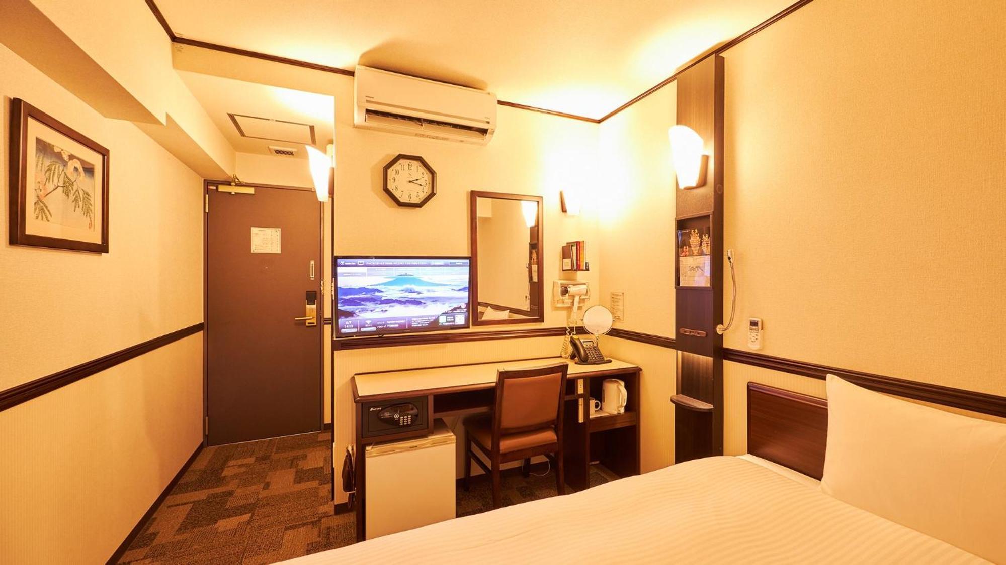 Toyoko Inn Kintetsu Yokkaichi Eki Kita Guchi Room photo